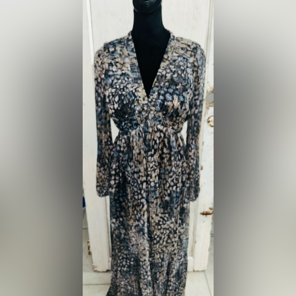 🌟🌟🌟Guess- Classic Silhouette Maxi Dress w/ Cut Out onback🌟🌟 - Picture 5 of 8